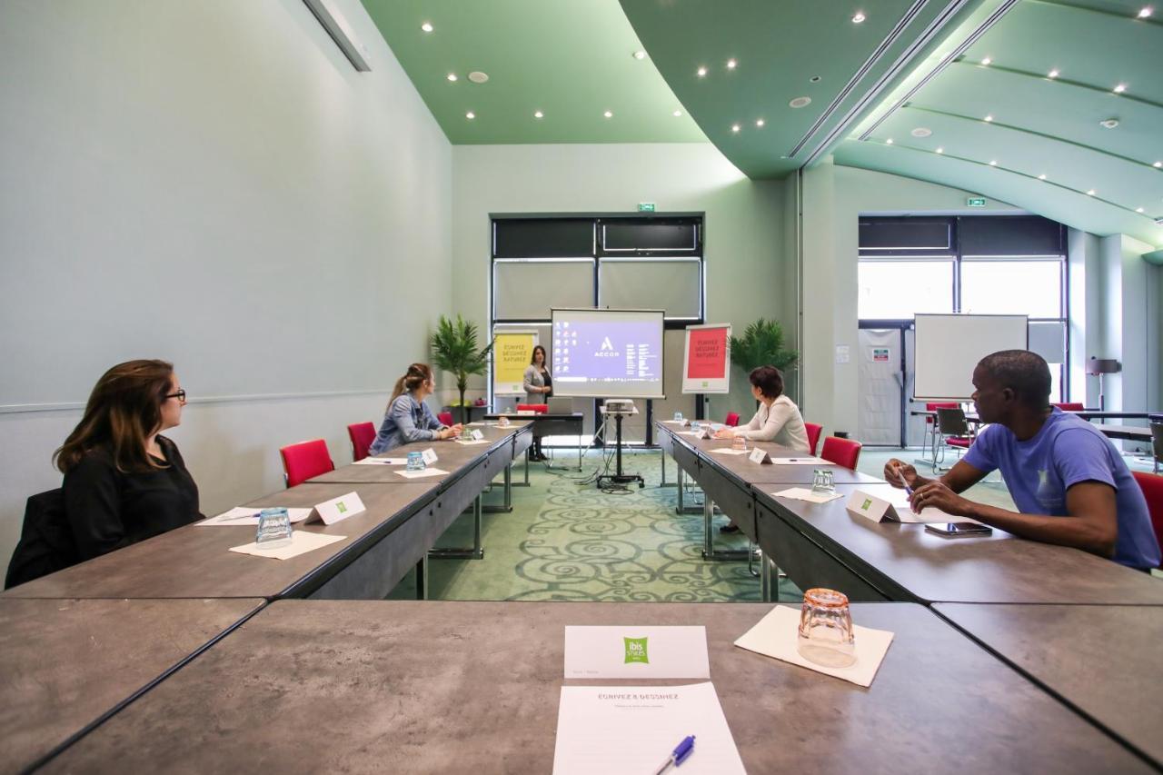 Ibis Styles Evry Courcouronnes Hotel And Events エクステリア 写真