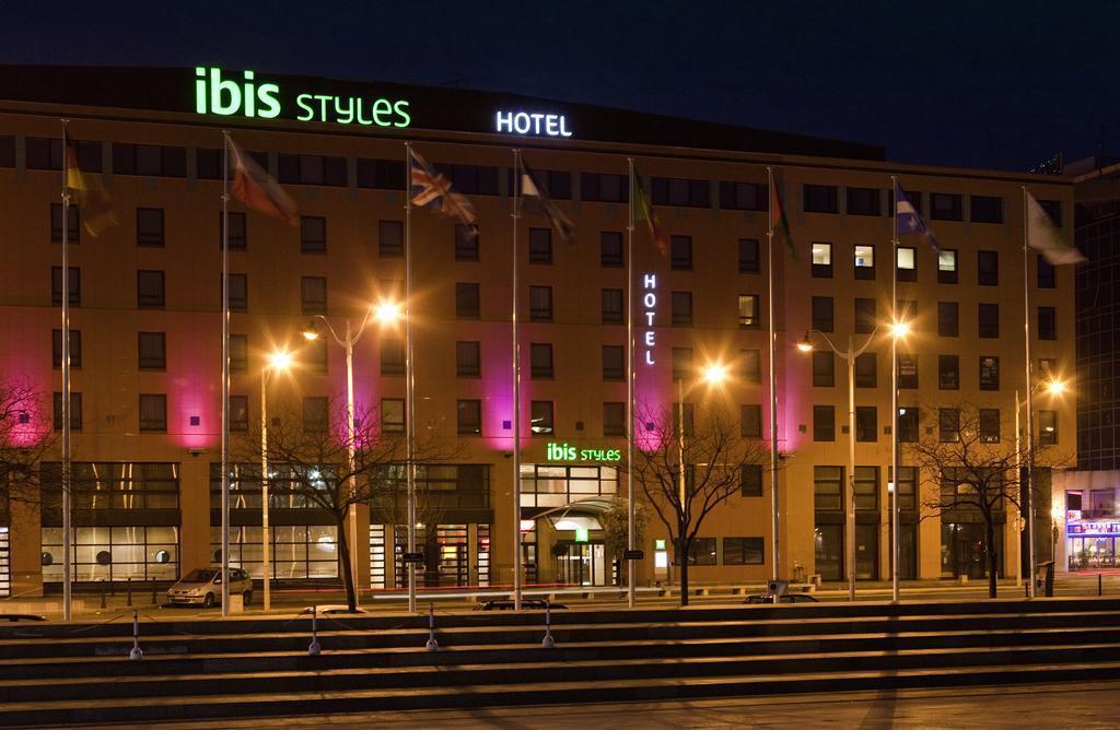 Ibis Styles Evry Courcouronnes Hotel And Events エクステリア 写真