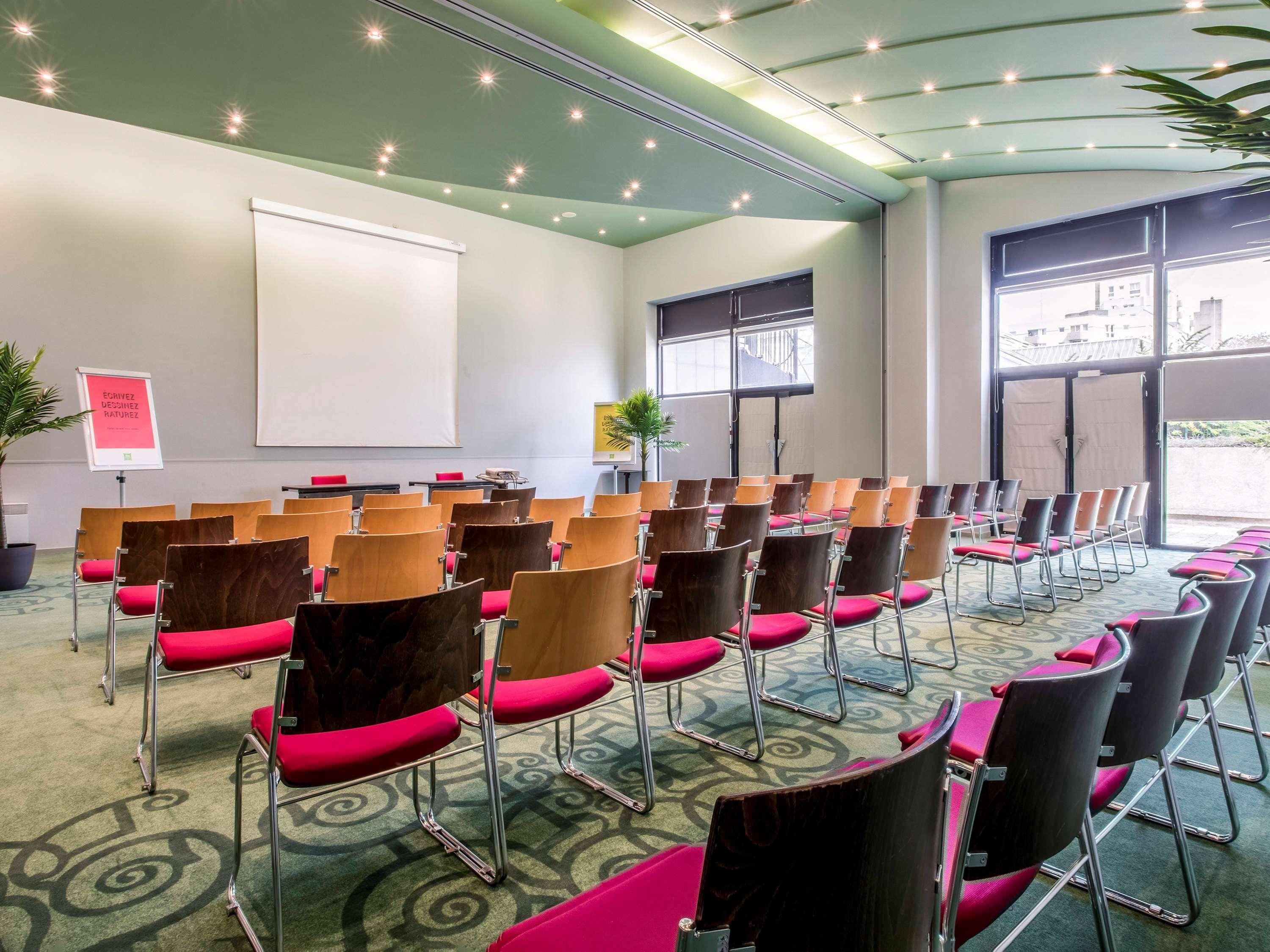 Ibis Styles Evry Courcouronnes Hotel And Events エクステリア 写真