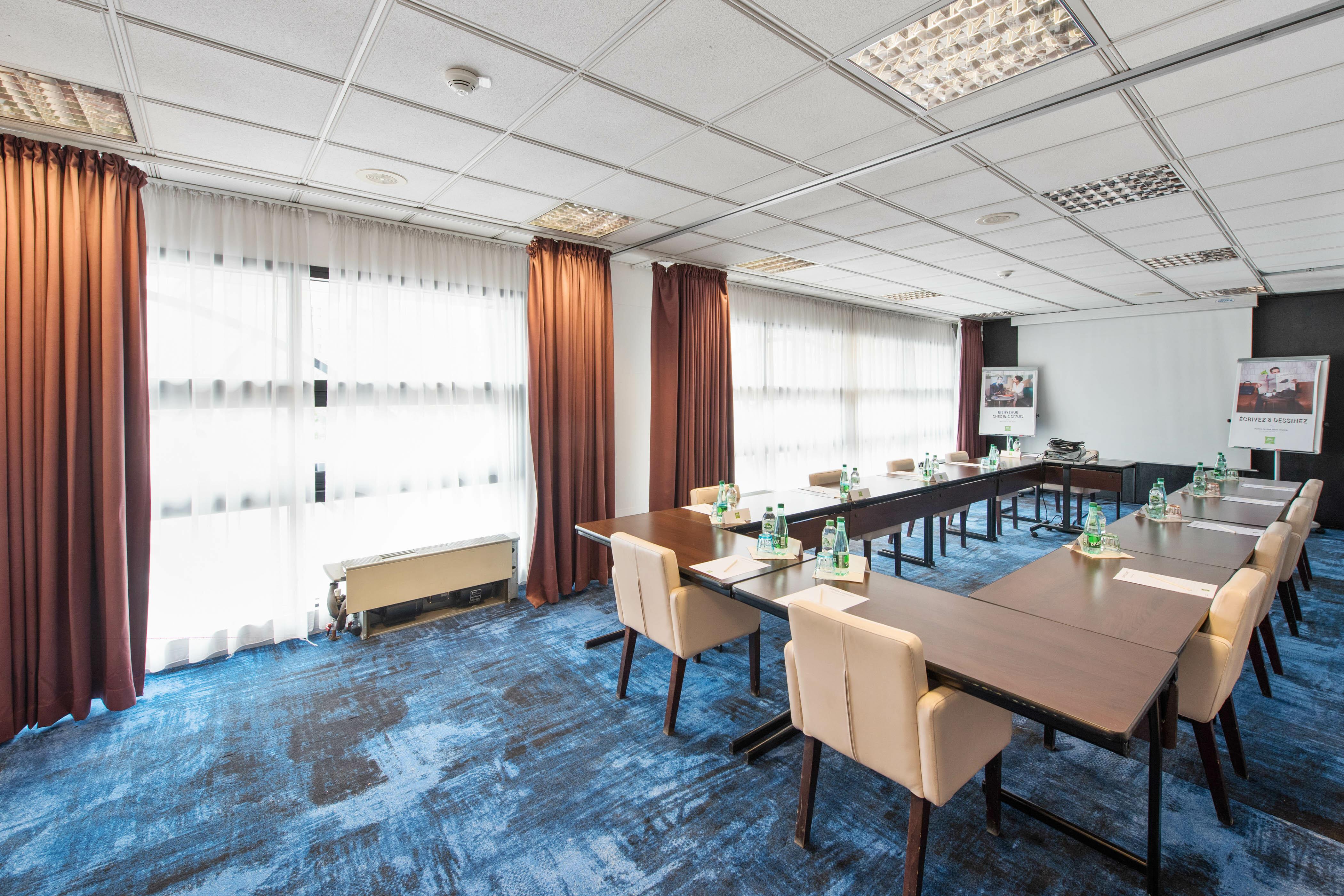 Ibis Styles Evry Courcouronnes Hotel And Events エクステリア 写真